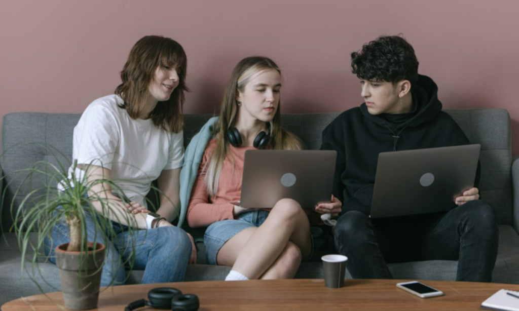 Do Gen Z Slovenian Players Experience Online Casinos Differently Than Millennials?